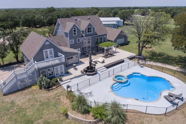 Towering Oaks event and retreat center-both lodges