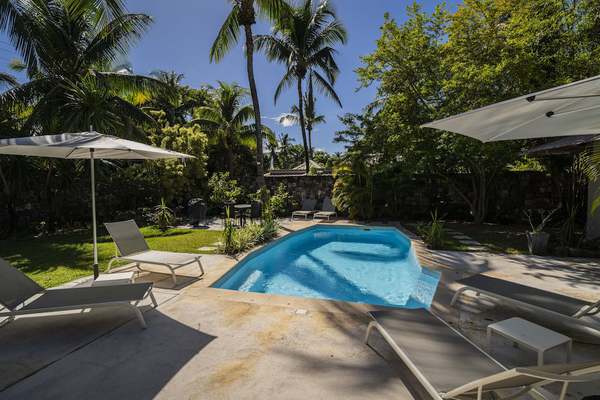 Superbe Villa de 3 chambres, 205 m2, piscine  Ménage et cuisine  Plage à 200 m