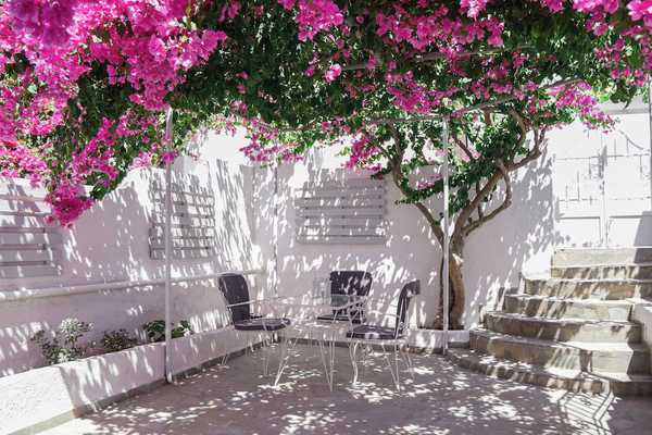 Modern Traditional Cave Villa, Close to Fira, Port and Airport!